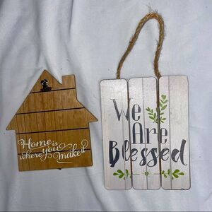 🆕 Wooden home decor signs (nwot)